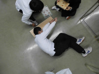 全力ねじ回し中